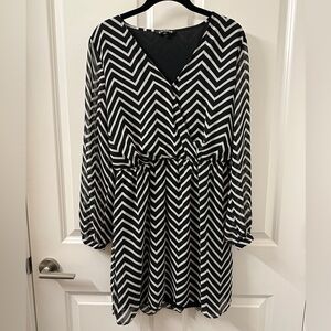 [Express] 👗 Chevron Long Sleeved Mini Dress